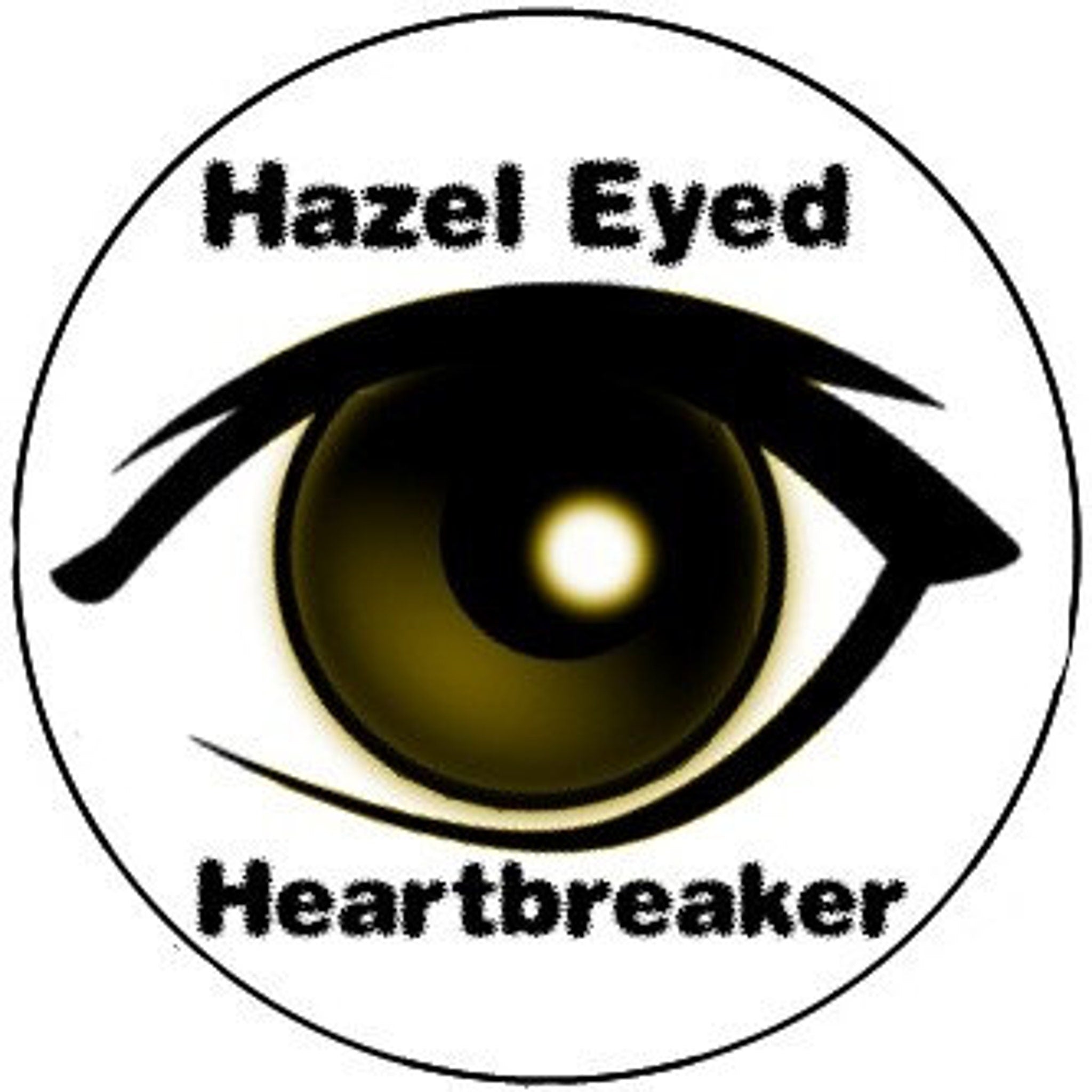 Stackable round eyeshadow palette with seven warm-toned shades for hazel eyes in matte and shimmer finishes