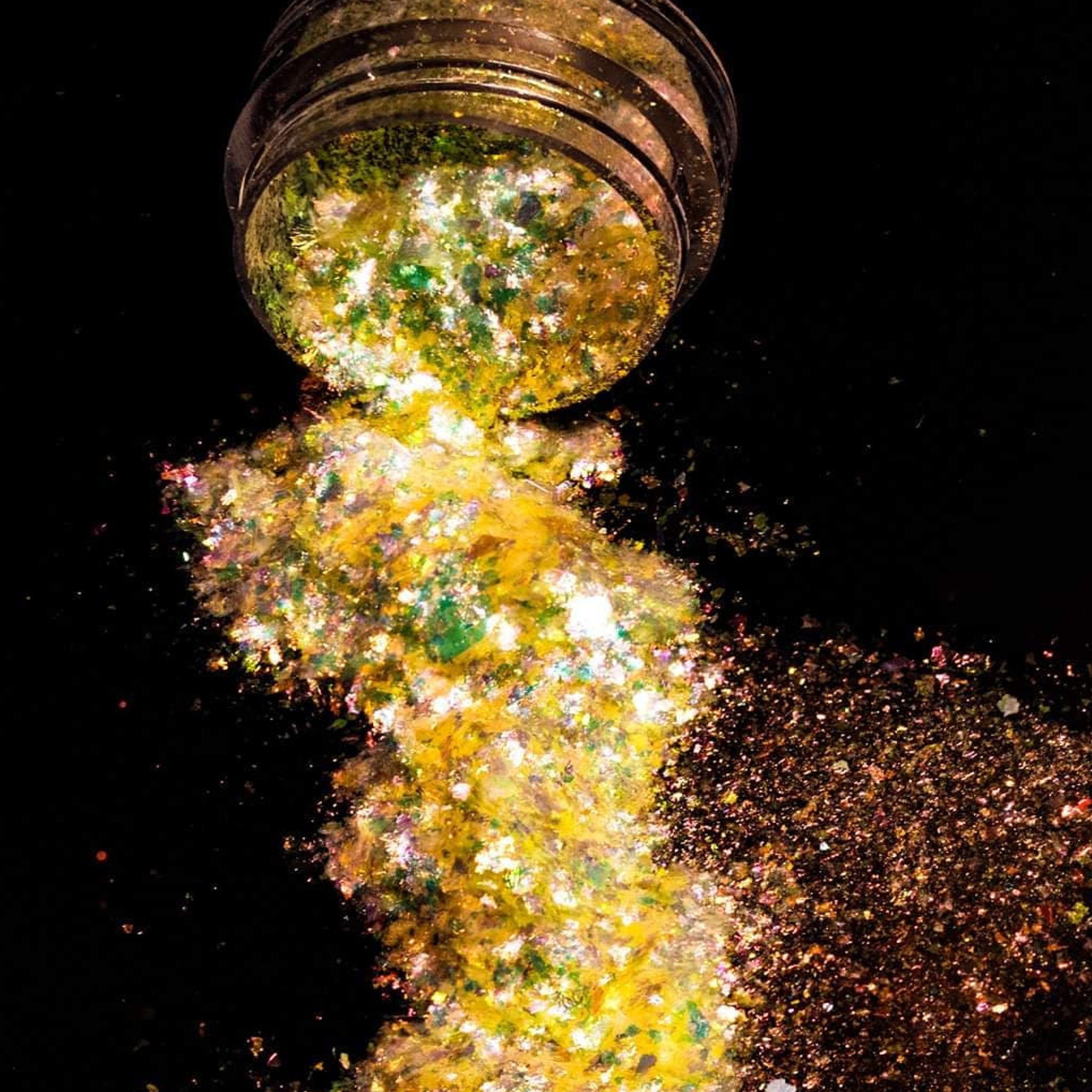 GPF02 Eye Shadow Palette featuring 12 vibrant matte and shimmer shades in a sleek black compact