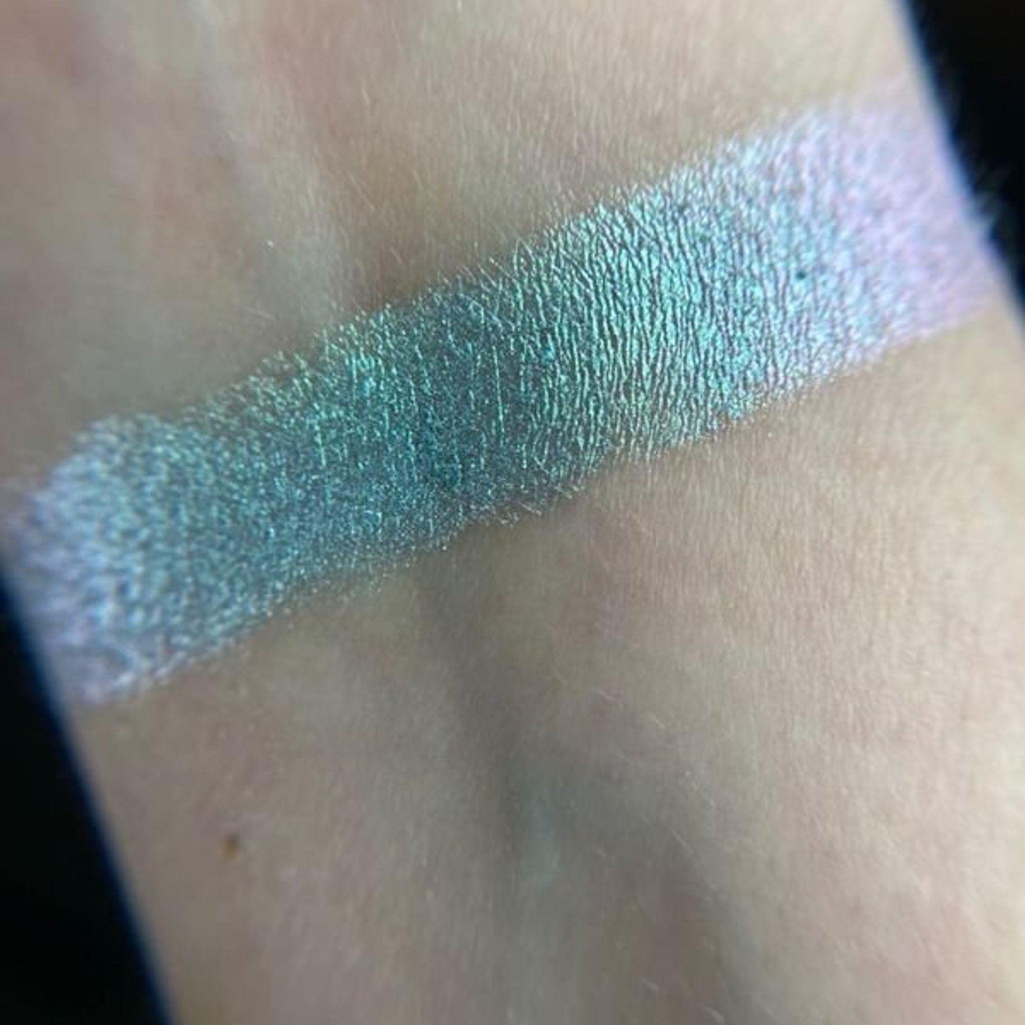 Fairy Frog Eye Shadow Palette featuring 12 vibrant matte and shimmer shades in a pastel green compact with frog design