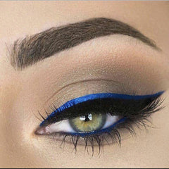 Close-up of vibrant blue vegan eyeliner pen tip with precise felt applicator for smooth application