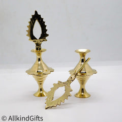 Close-up of black Arabian eyeliner pencil tip showing smooth, creamy texture for precise application