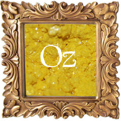 Small glass jar with black sifter lid containing 3g of pigmented mineral eye shadow in rich matte finish