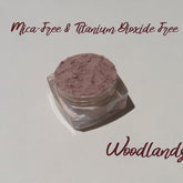 Woodlands Matte Brown loose mineral eyeshadow in eco-friendly packaging with mica and titanium dioxide.