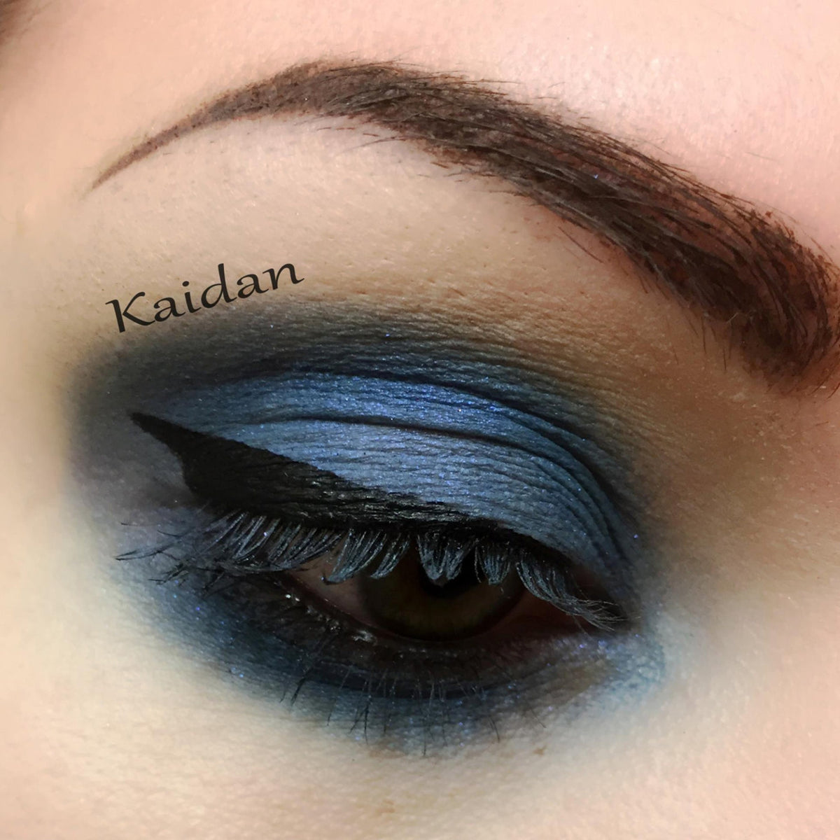 Round 26mm pressed mineral eyeshadow in a handmade compact with smooth matte finish and vibrant pigment payoff