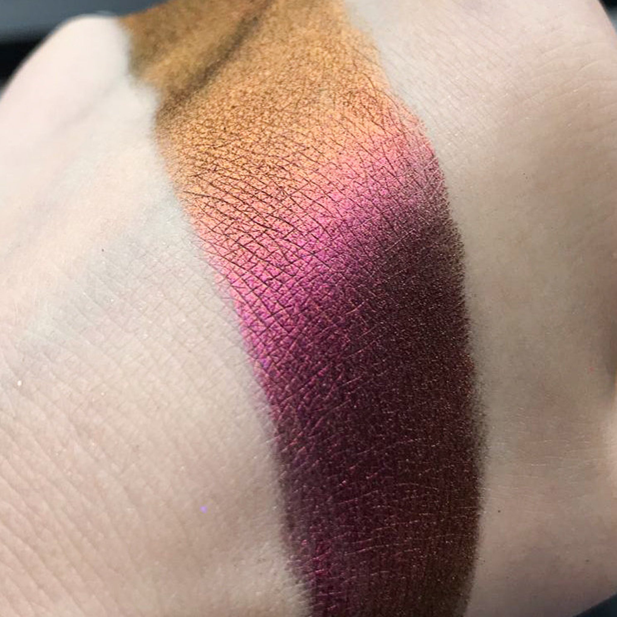 Tala Chromatic Sunset Eye Shadow Pigment pot with bonus travel-sized brush for precise application