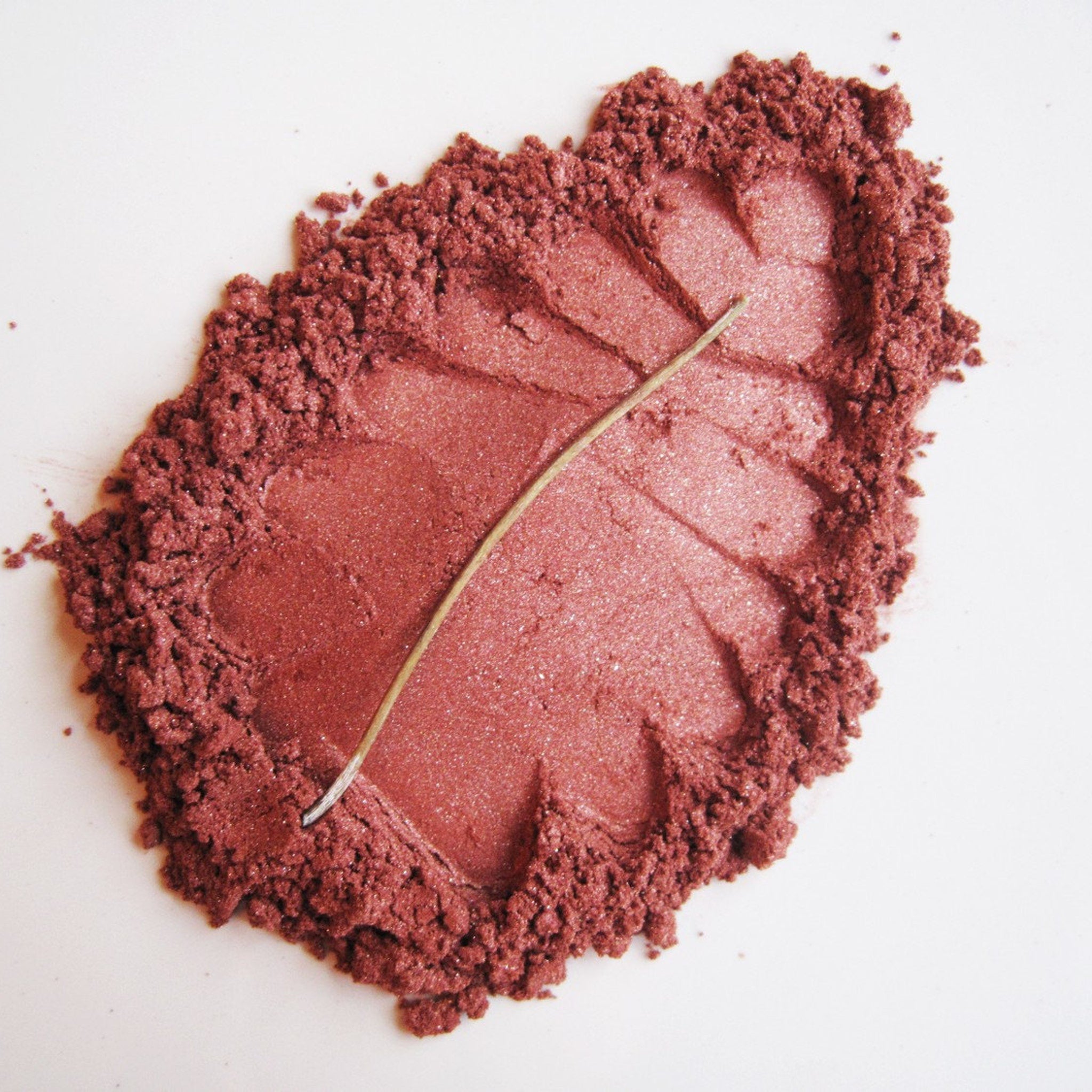 Pure & Natural Passion Fruit Mineral Eye Shadow in a compact with soft pink hue and satin finish