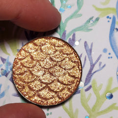 Close-up of Dobby Eye Shadow compact showing a smooth matte palette with rich, blendable powder pigments
