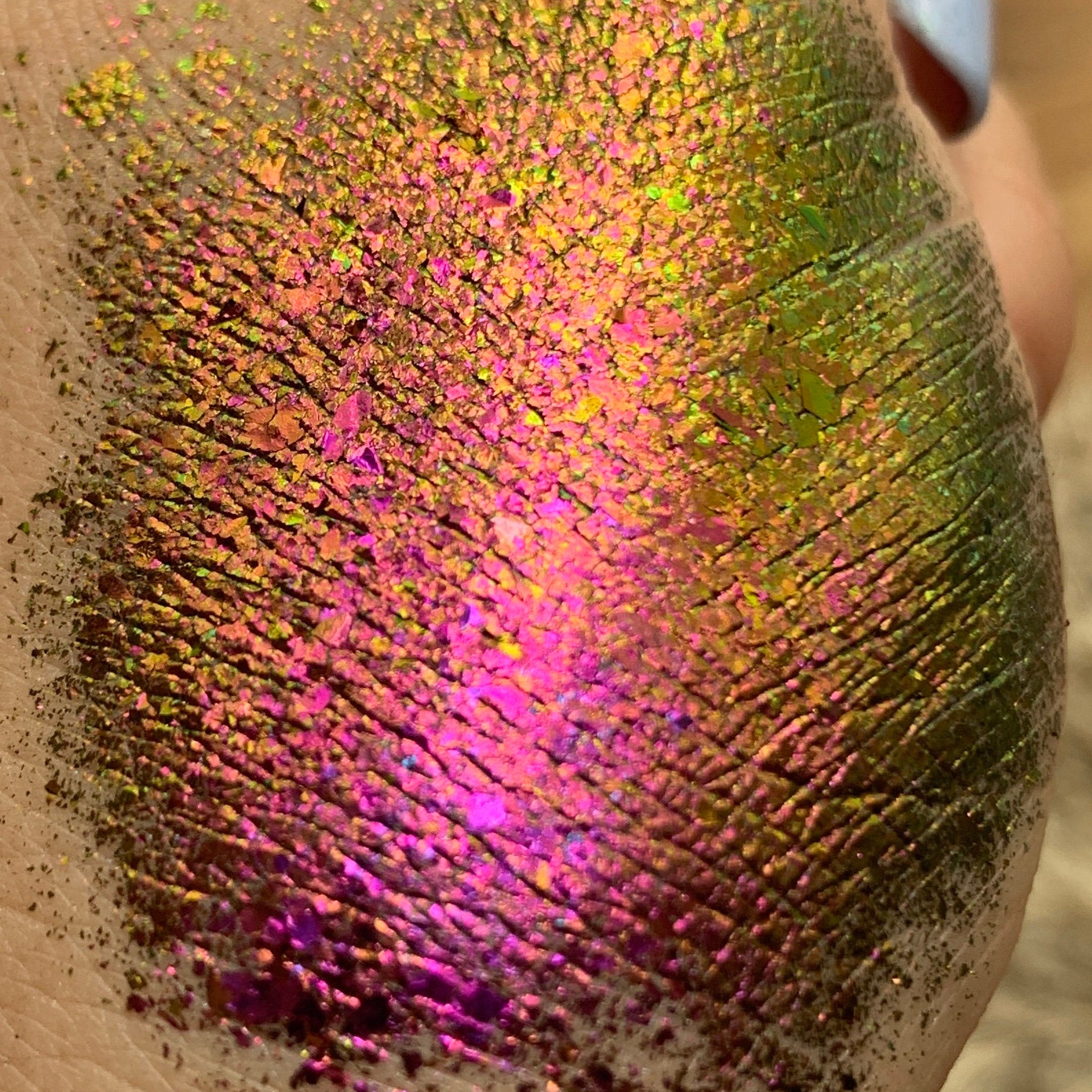 Alternative angle of Tala Foil Eye Shadow Pigment in Rose Petals - 2ml
