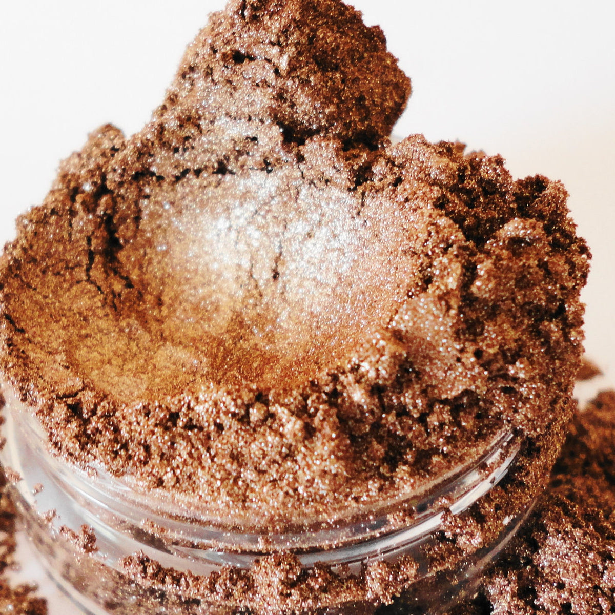 Gingersnap shimmer eyeshadow pot with taupe brown mineral powder and lustrous finish, 10g sifter jar