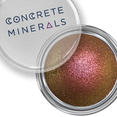 Vegan eyeshadow with multichrome shimmer, Concrete Minerals brand, in a round metal container