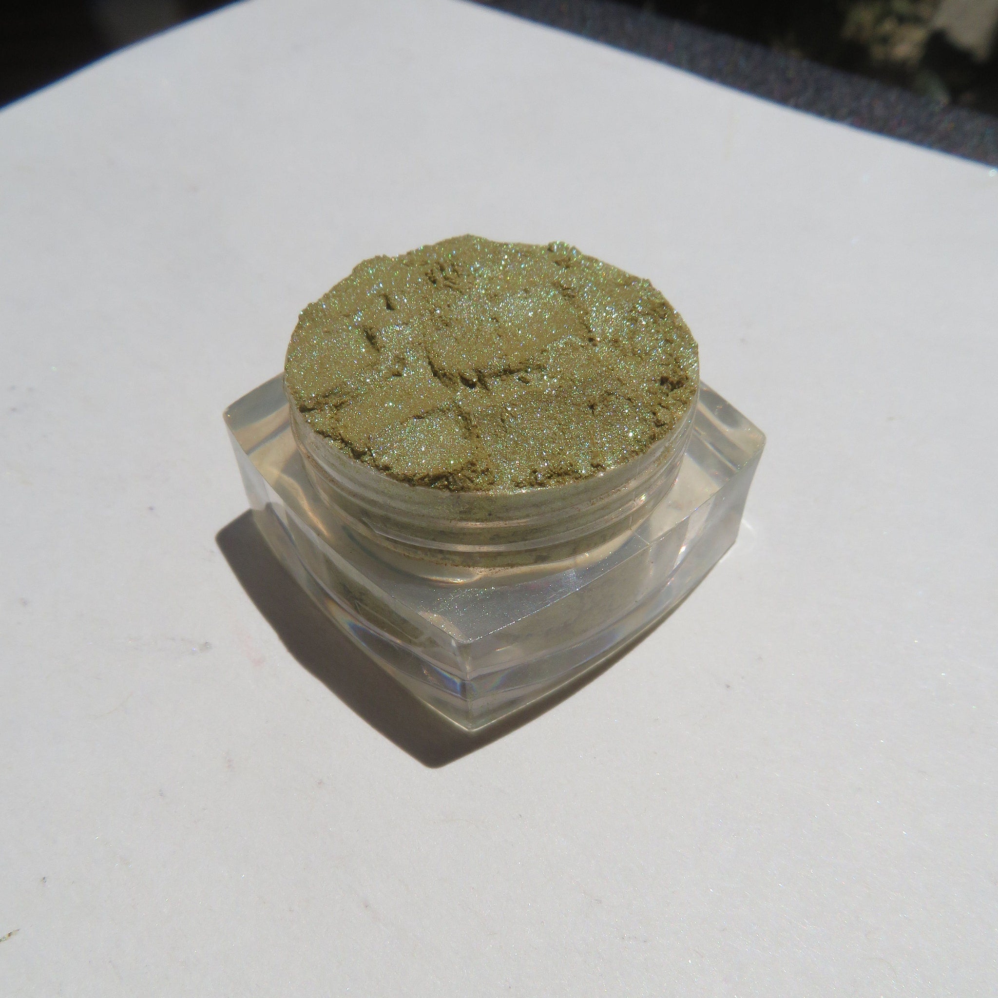 Alternative angle of Shimmer Green  Gold Vegan Mineral Eyeshadow - Cruelty-Free Loose Pigment