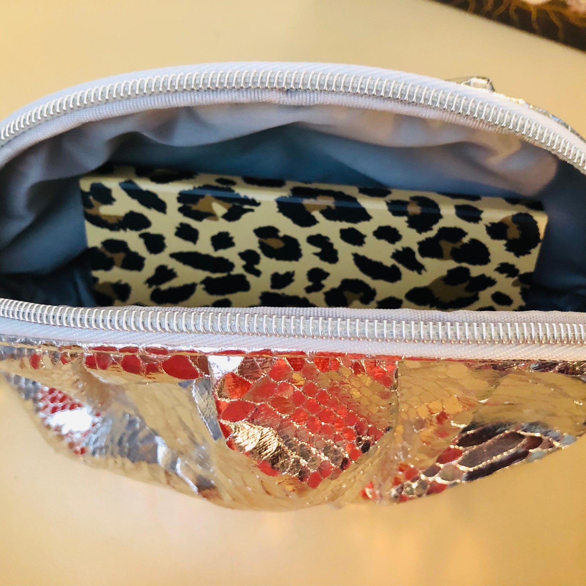 Additional view of Elizabeth Arden Ombré 12 Eyeshadow Palette with Leopard Case  Mirror  Free Silve