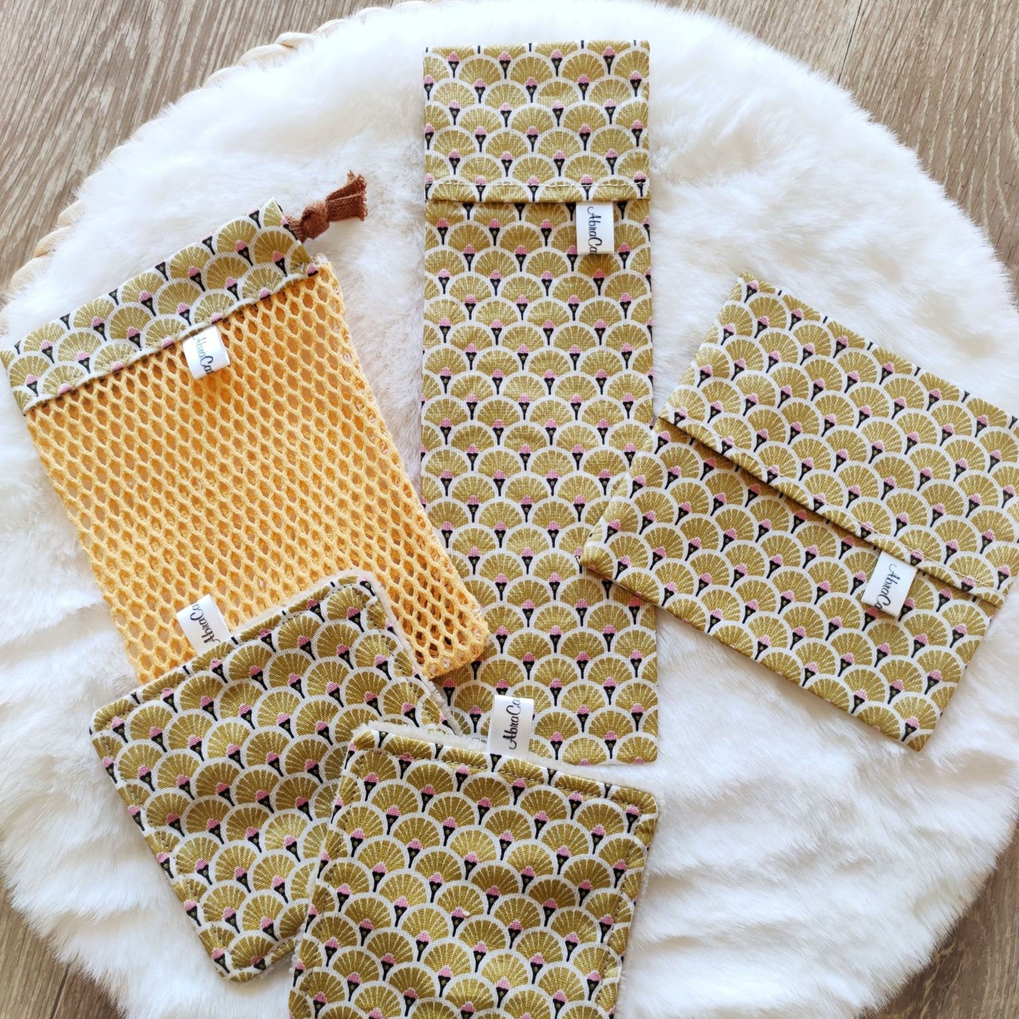 Usage example of Zero Waste Beauty Kit Soap Net Washable Sponge  Travel Cases