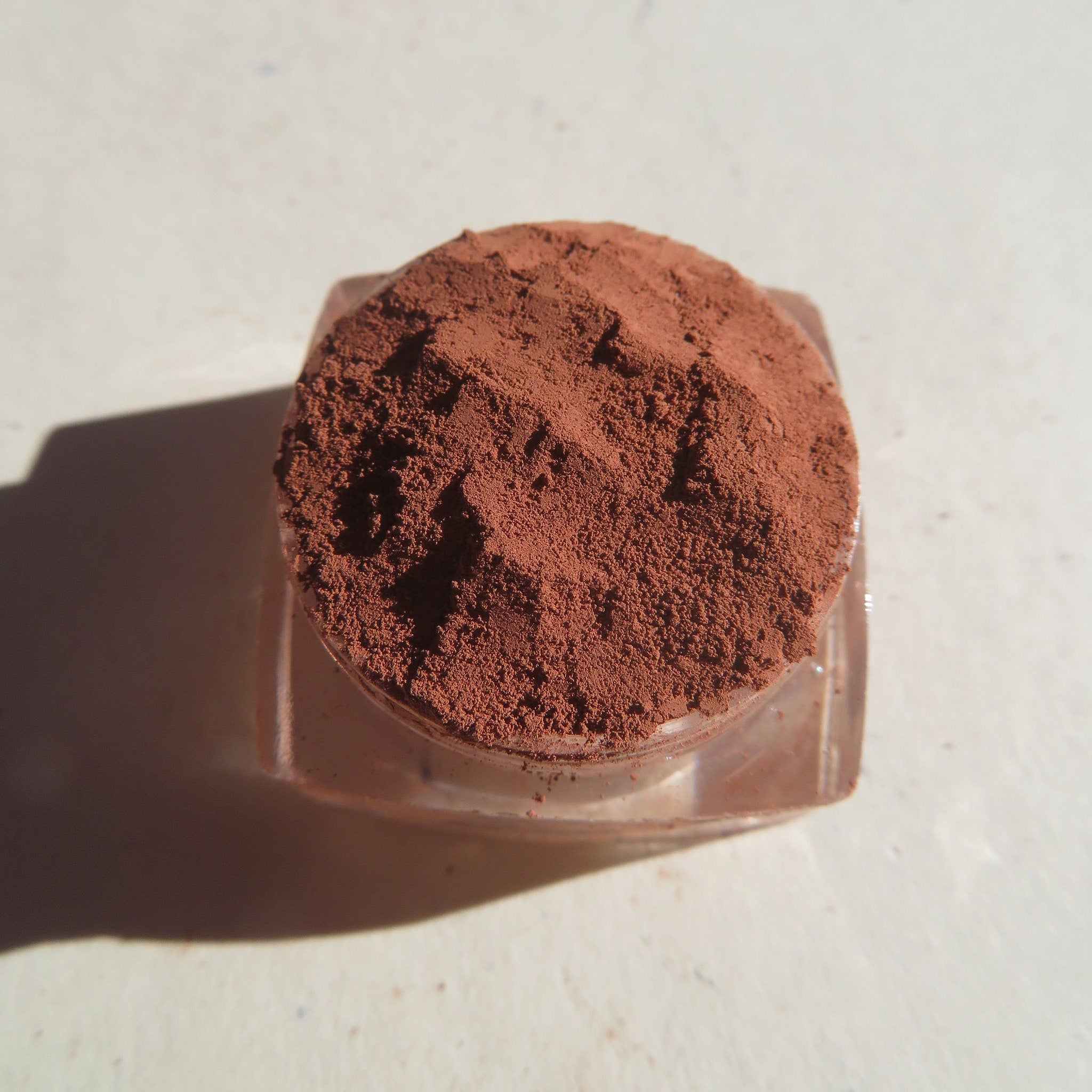 Packaging view of Matte Medium Orange Brown Mica Mineral Eye Shadow - Vegan Cruelty-Free Loose Pig