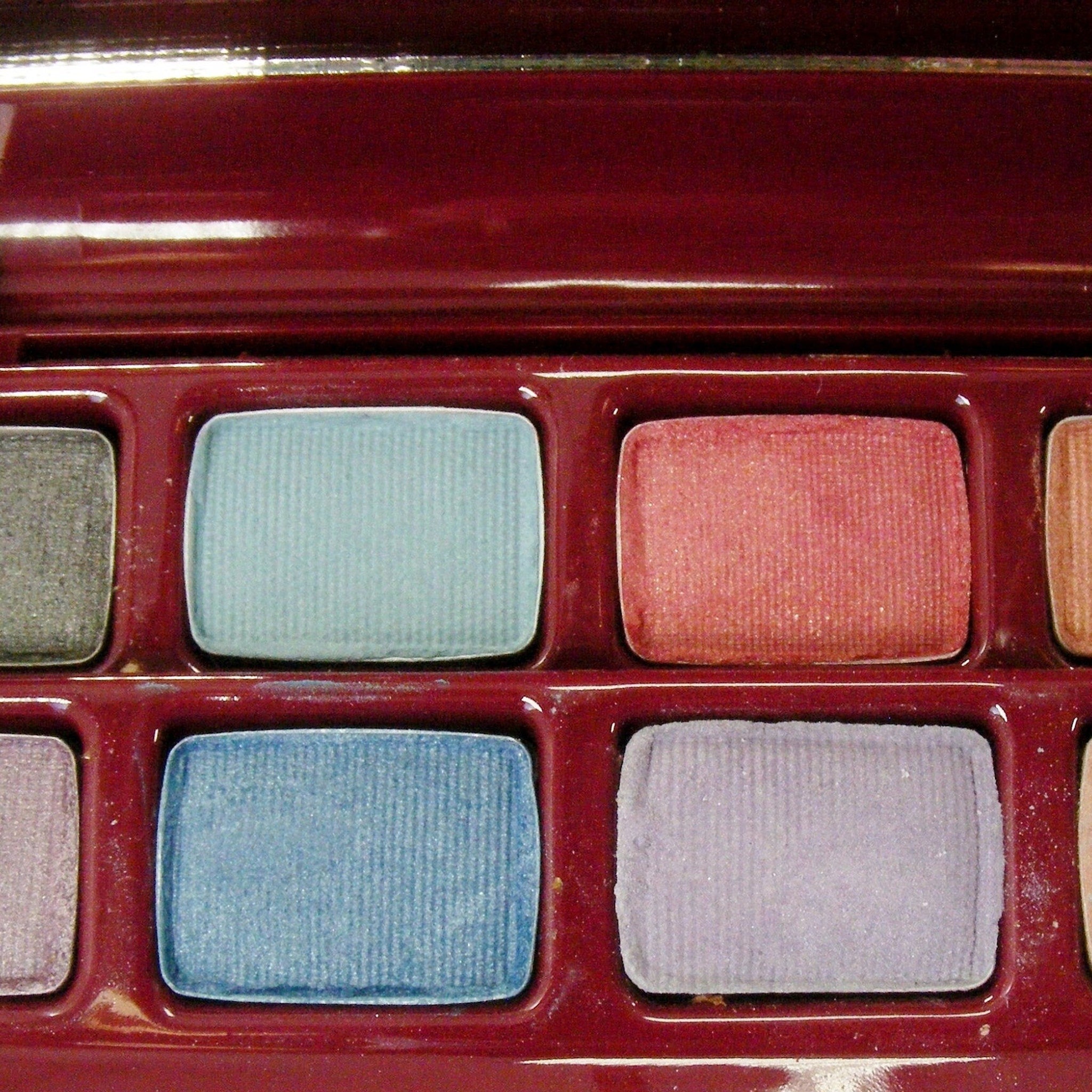 Alternative angle of Avon Ultra Wear 12-Hour Eye Shadow - Multi-Shade Collection Your Choice