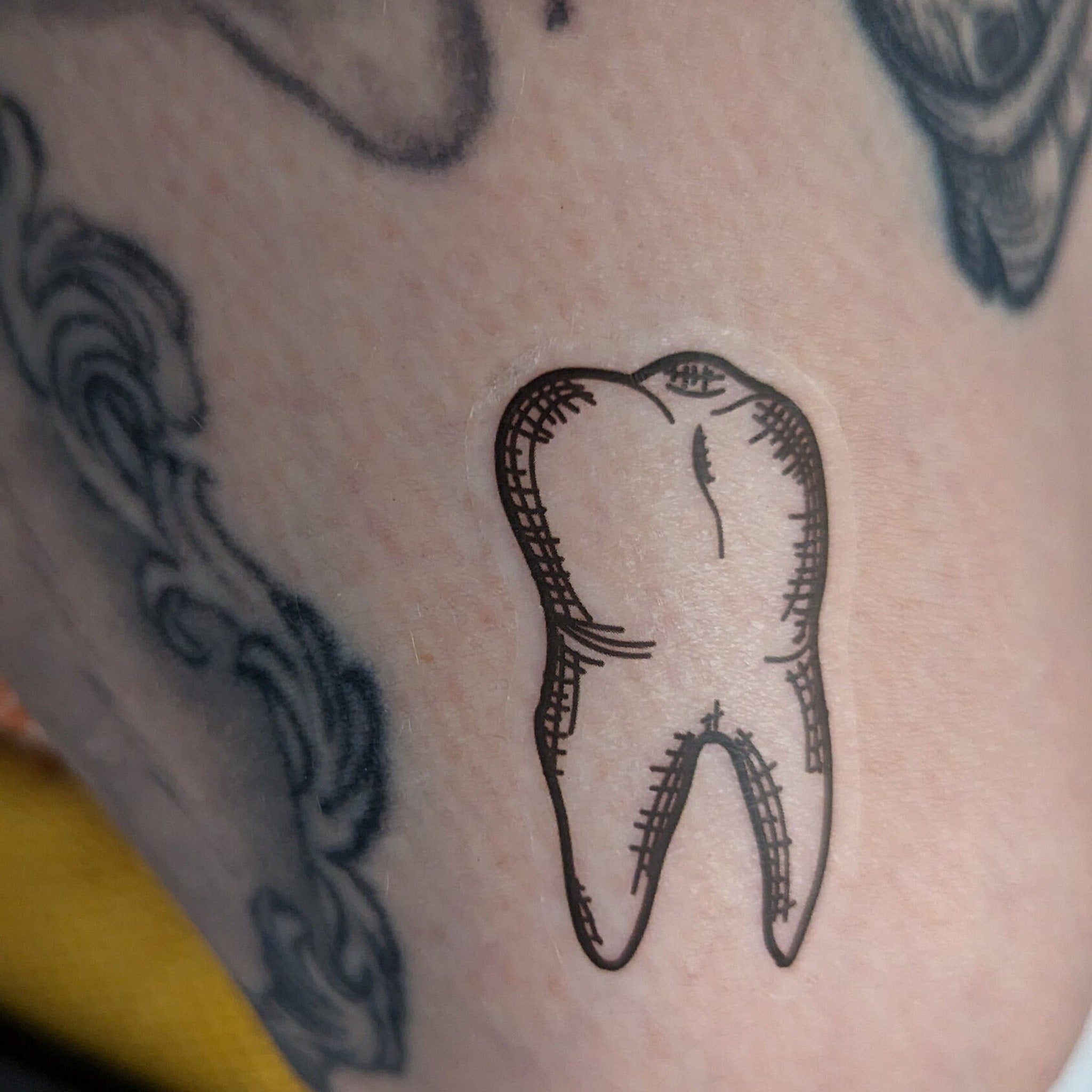 Alternative angle of 5cm Human Tooth Temporary Tattoo for Skin