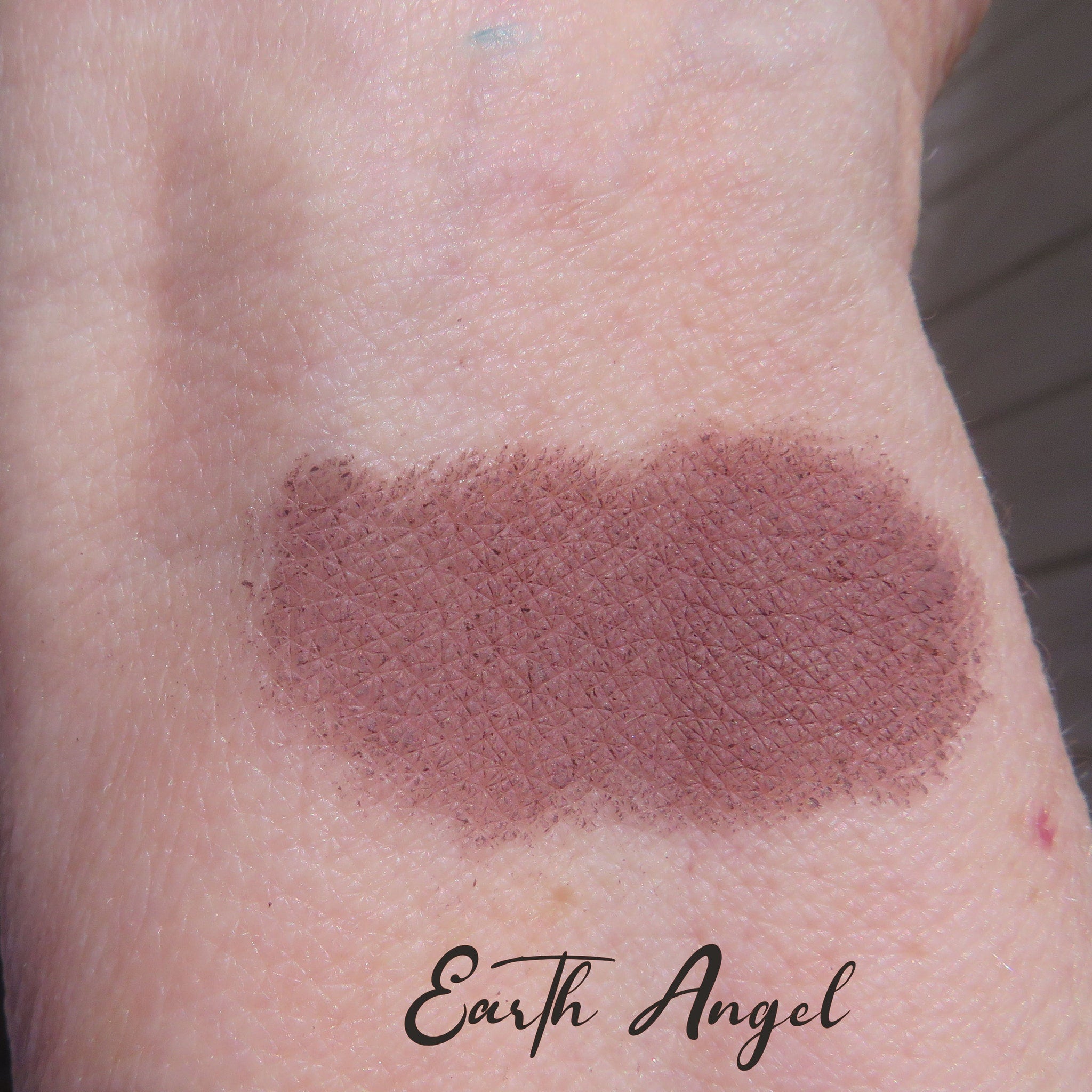 Earth Angel loose pigment eyeshadow in super dark muted purple with matte mineral finish, vegan and cruelty-free