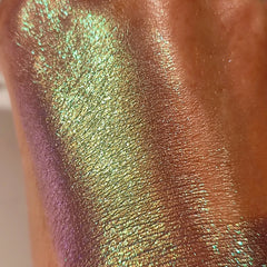 Close-up of Blu Viola Eye Shadow pan showing vibrant violet powder with smooth satin finish