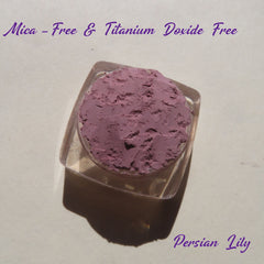 Matte light purple loose mineral eye shadow in a jar with Persian Lily shade, vegan and cruelty-free.