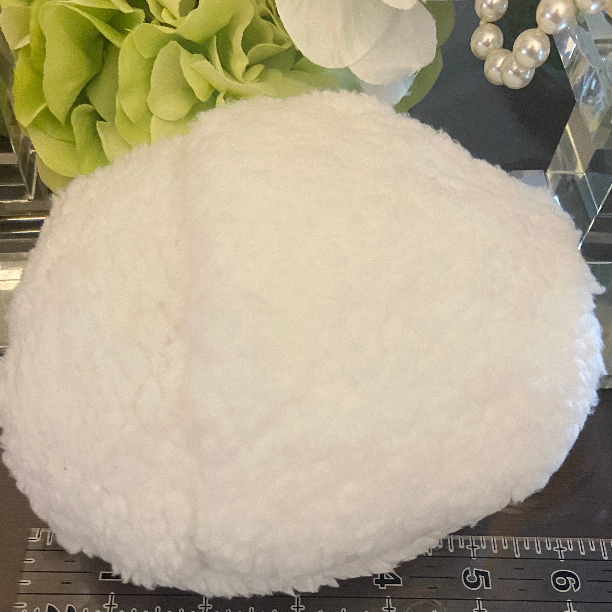 White fluffy material with soft texture, used for decoration