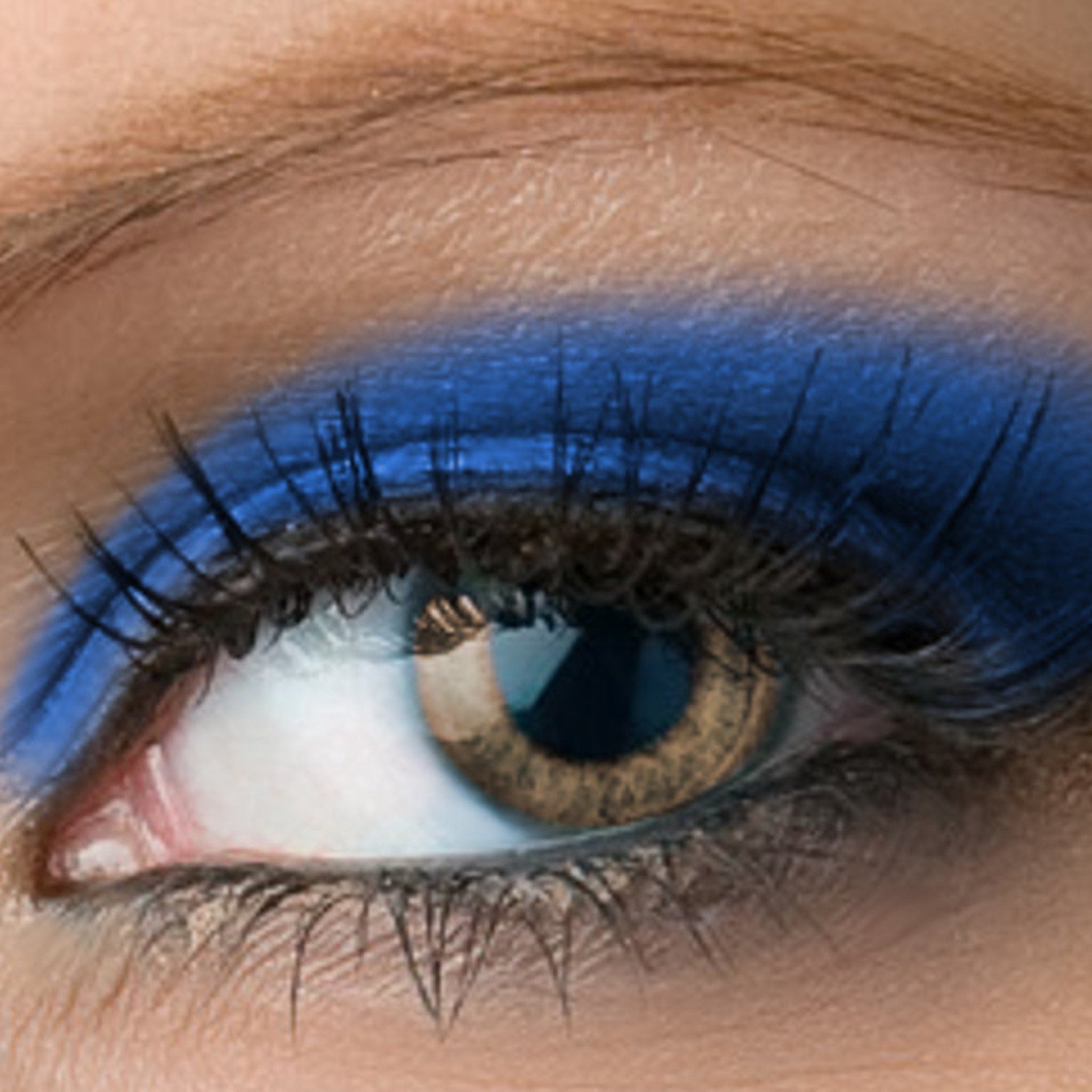 Close-up of matte blue Lazuli vegan eyeshadow sample in square pan with product name label